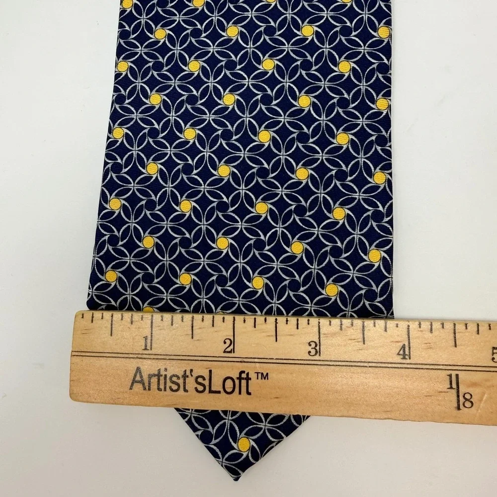 Brooks Brothers Makers Mens Navy Blue Geometric Floral Silk Tie Made in USA
